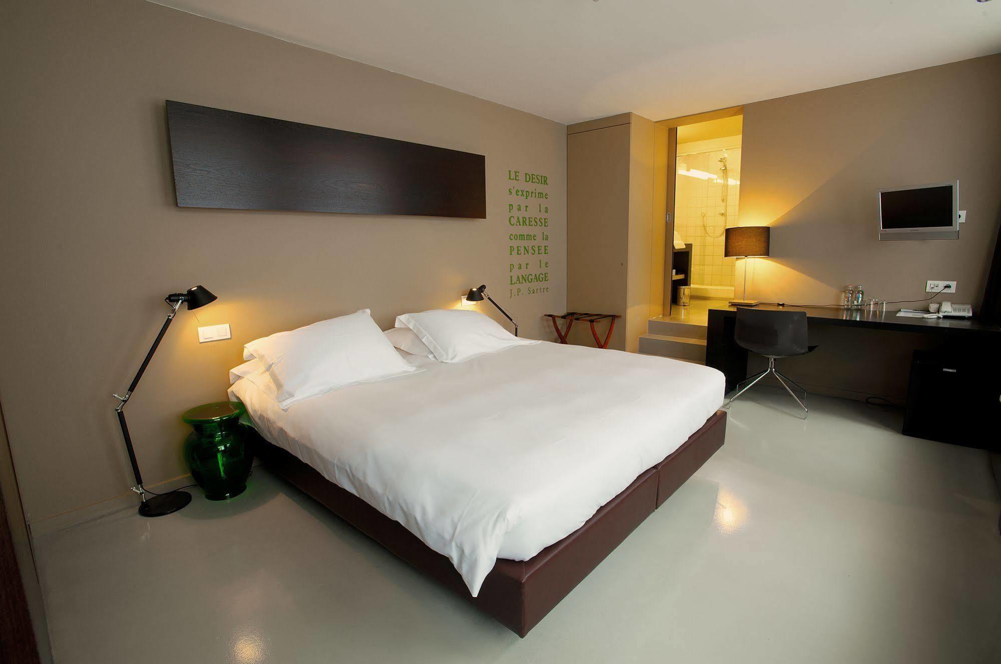 Hotel Matelote Antwerpen Bagian luar foto